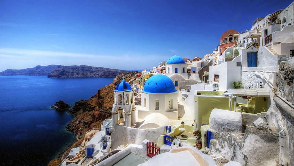 Traveling to Greece continues to Grow