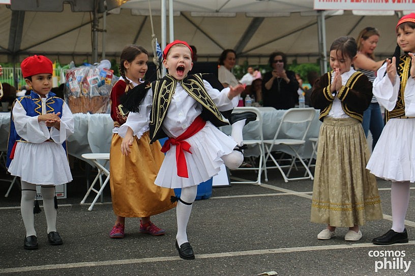 They Love to Dance at the Holy Trinity Greek Festival ⋆ Cosmos Philly